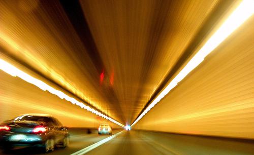 ממה עשויים הפרסאידים ומה גורם להבזקי האור שאנו רואים בשמיים?