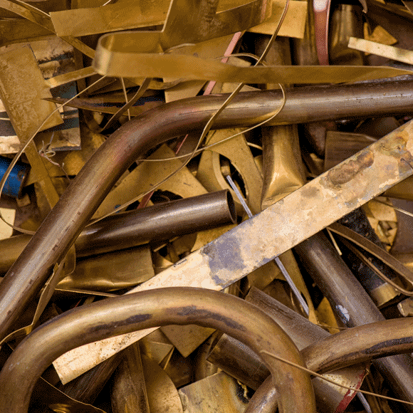 האם יש מתכת בשם פליז? אברהם