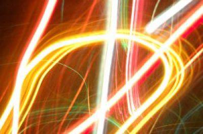 האם כיבוי והדלקה של נורת ניאון, מבזבז חשמל ו/או מקצר את חיי הנורה? שלמה