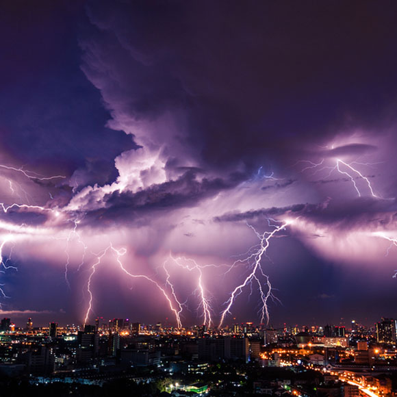 זרם ומתח חשמליים