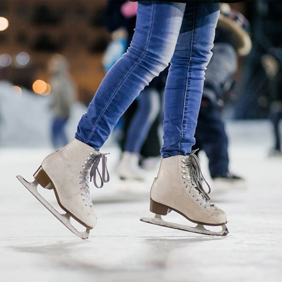 הקשר בין החלקה על הקרח לתנע זויתי