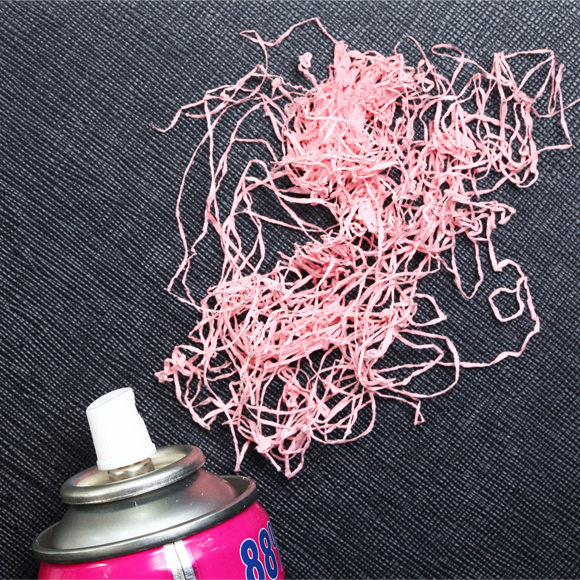 איך פועל ספריי חוטים ומדוע הוא קר?