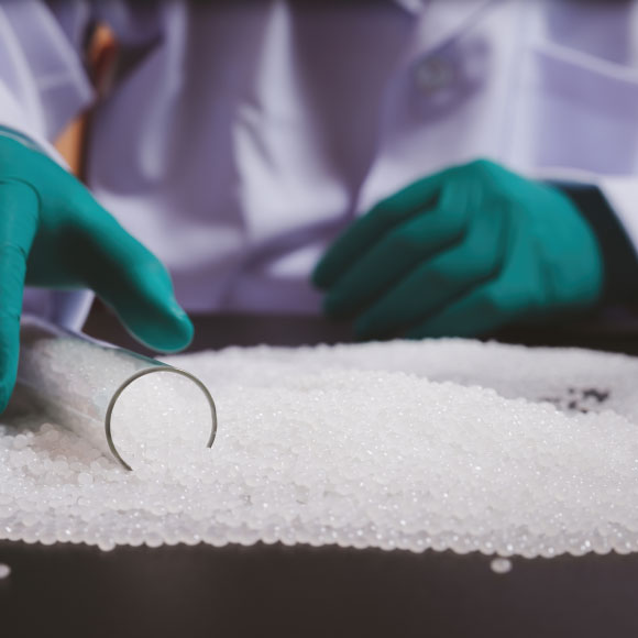 פולימרים – החומרים ששינו את העולם