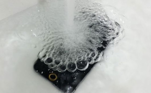 האויבים על מסך הטלפון