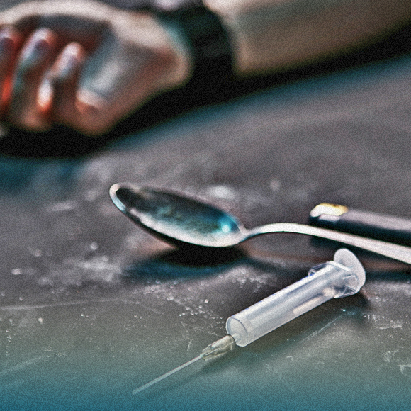 האם התמכרות היא תוצאה של מצוקה חברתית?