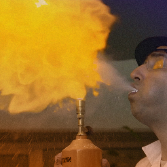 شاهدوا الفيديو: خمسة اختباراتٍ مُفاجئة عن النار