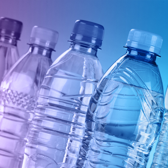 לא רק המשקה משמין, אלא גם הבקבוק