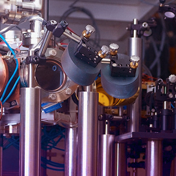 חוקר ישראלי: חור שחור פולט קרינה