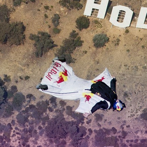 איך קופצים ממטוס בלי מצנח?