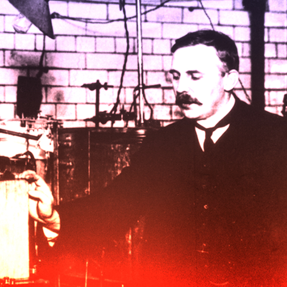 הניו-זילנדי שפיצח את האטום