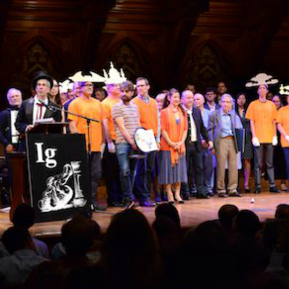 חולדות במכנסיים, שקרנים אמיתיים ותיש מזויף