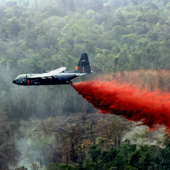 לא על המים לבדם – מה הם חומרים מעכבי בעירה?