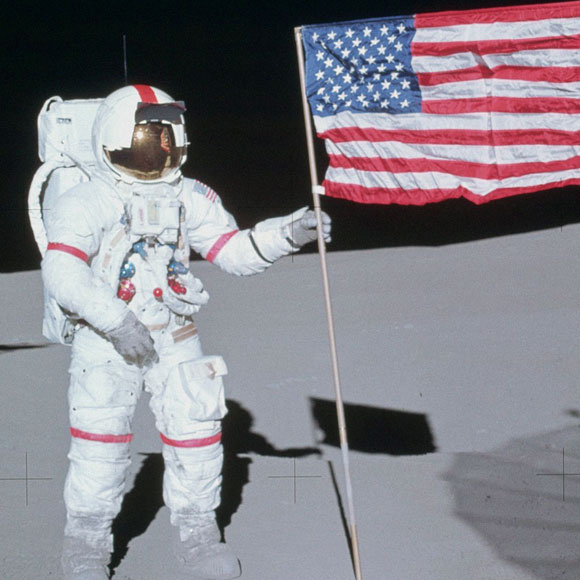 הטיסה המוזרה אל הירח