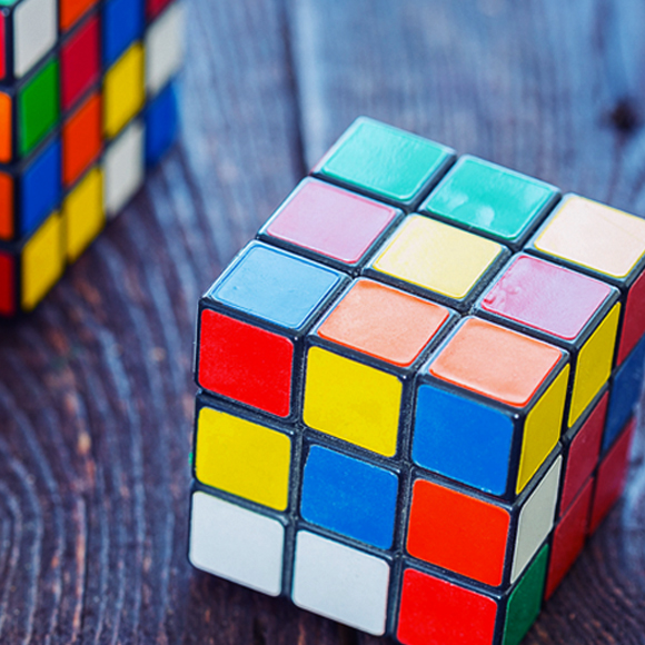 לחשוב מחוץ לקובייה