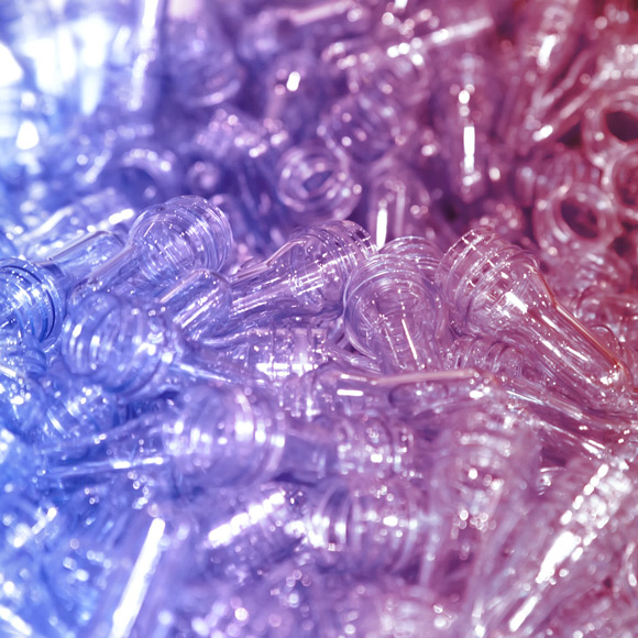 אילו חומרים מתחבאים בפלסטיק?