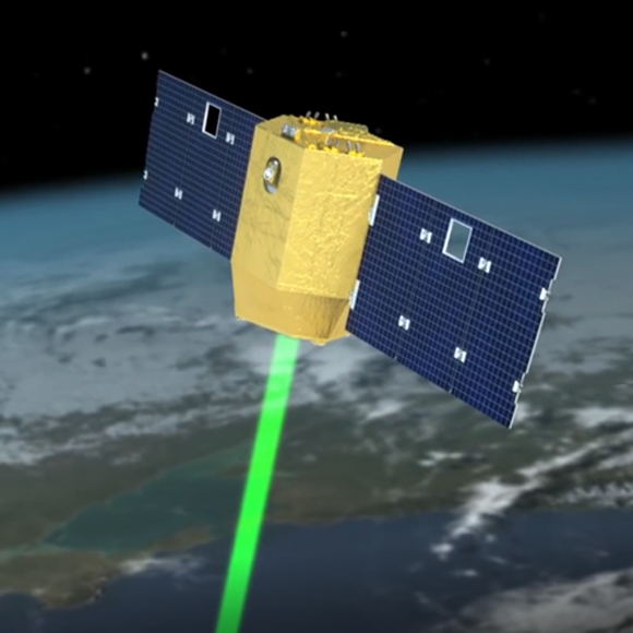 עין מציון צופיה: הלוויין ונוס בדרך לחלל