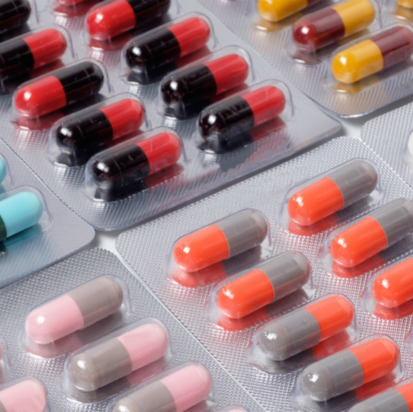 חוקרים בריטים: השלמת טיפול לא מונעת עמידות לאנטיביוטיקה