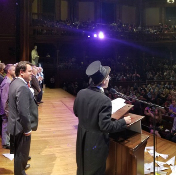 חתולים נוזליים ונקבות עם פינים: איג נובל 2017