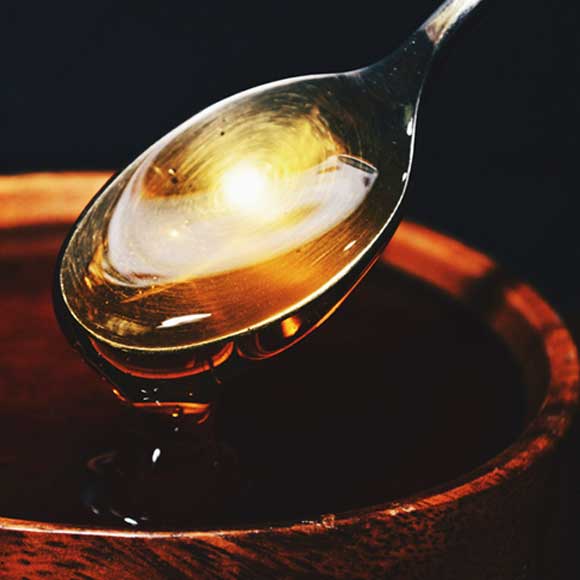 על הדבש ועל העוקץ