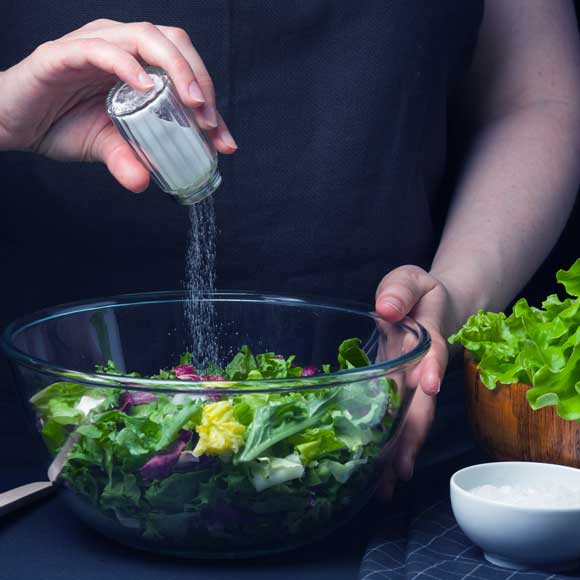 האם המלח גורם לצמא או לרעב?