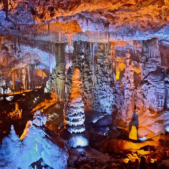 איך נוצרת מערת נטיפים?