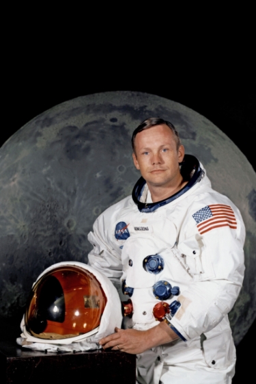 האדם הראשון על הירח