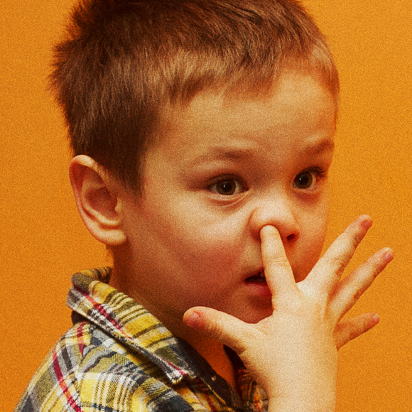 האם חיטוט באף מסכן את הבריאות?