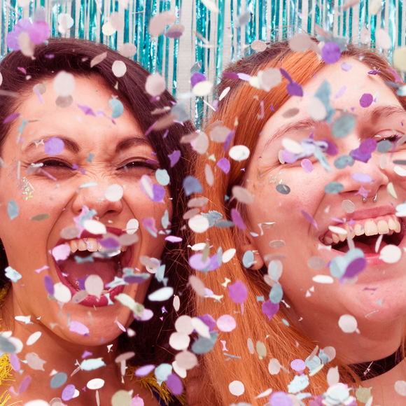 להיות מבסוטים עד השמיים