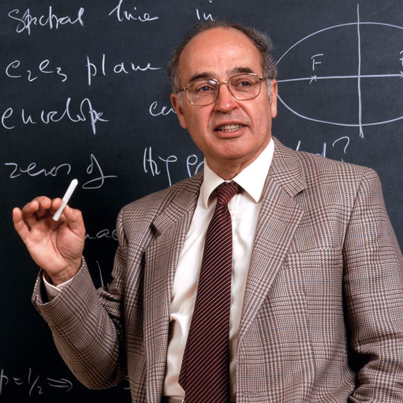 המתמטיקאי שנכנס לנעליו של ניוטון