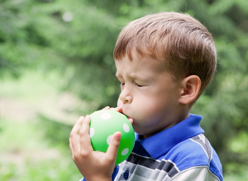 نفخ البالون دون عناء بواسطة قوة الكيمياء