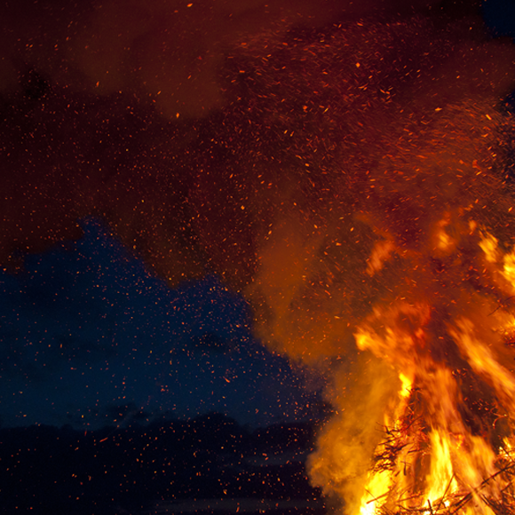ממה מורכב עשן של מדורה?