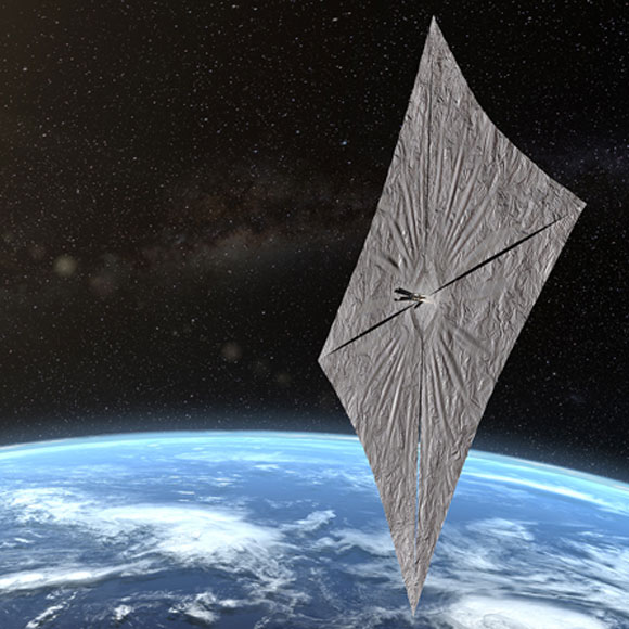 להקיף את הארץ בחללית מפרש