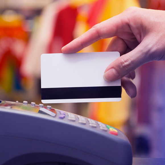 كيفية الكشف عن الشيفرة المغناطيسية في بطاقة الائتمان