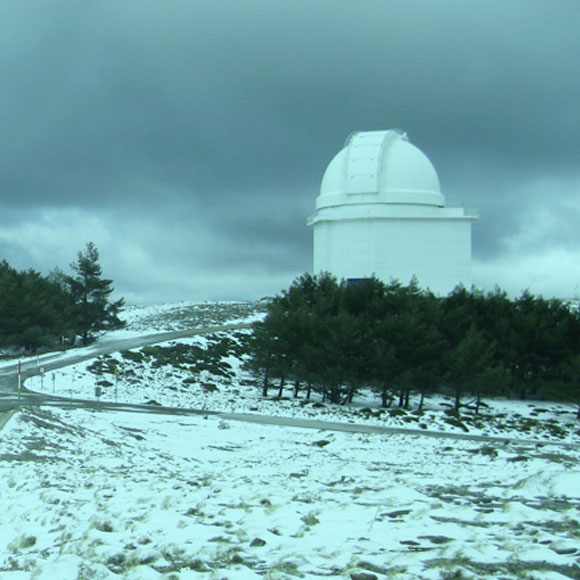 ננס קטן עם כוכב לכת ענקי