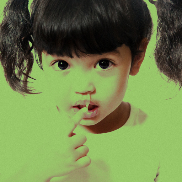 אחד בפה ואחד באף