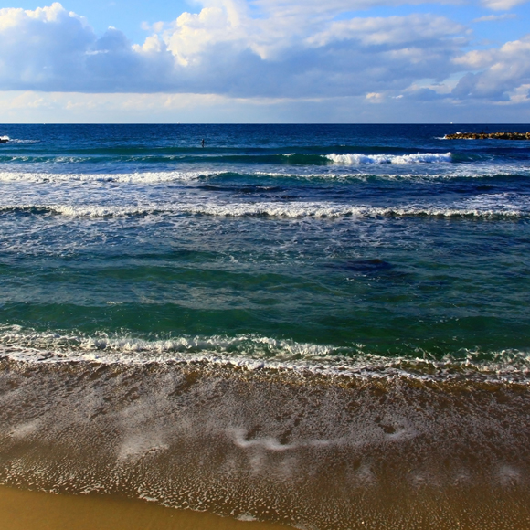 בני כמה המים שאנחנו שותים?