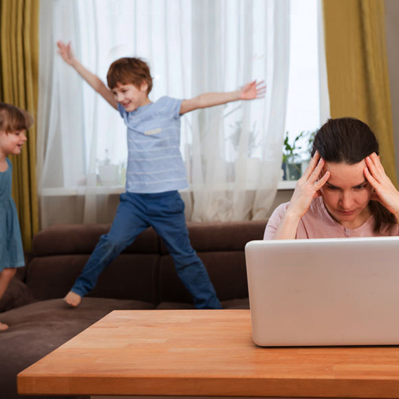 סגורים בבית: איך זה משפיע עלינו נפשית?