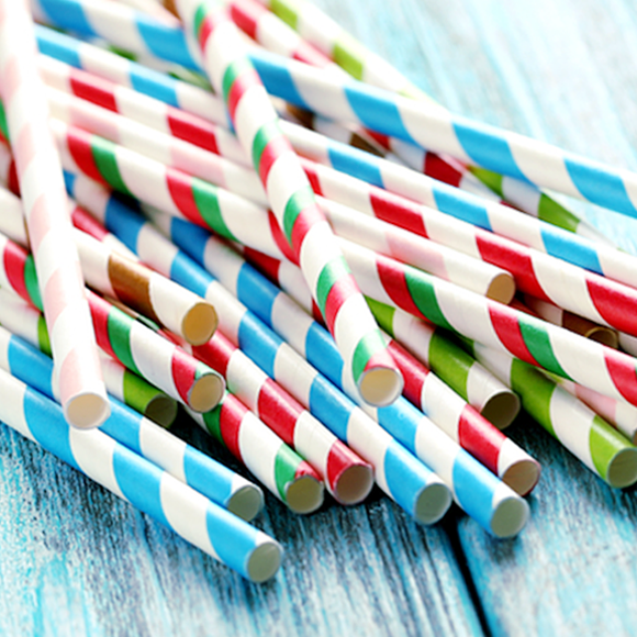 Construye una bomba de agua automática con sorbetes plegables