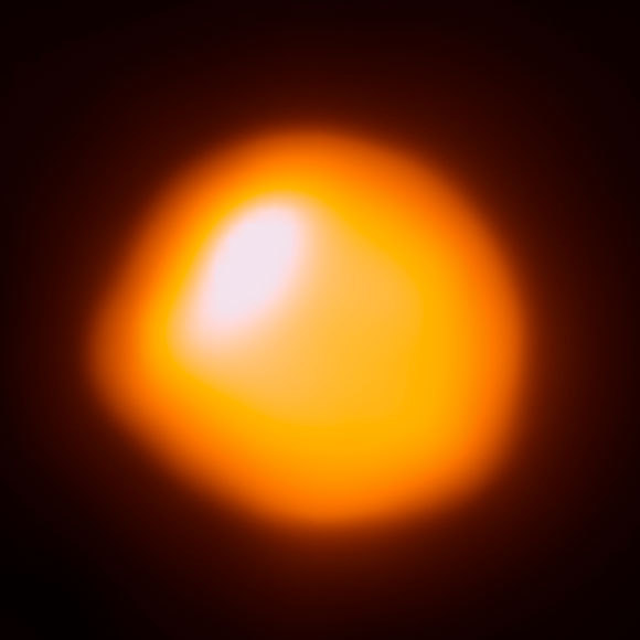 מדוע ביטלג’וס התעמעם?