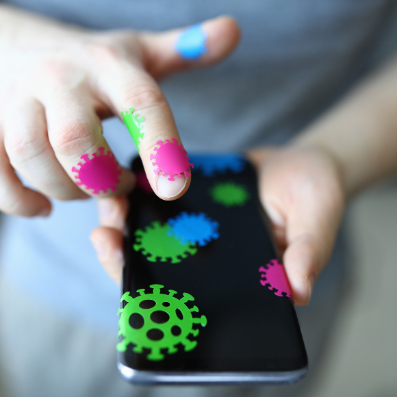 كيف نميّز الإعلانات والرسائل المُزيَّفة