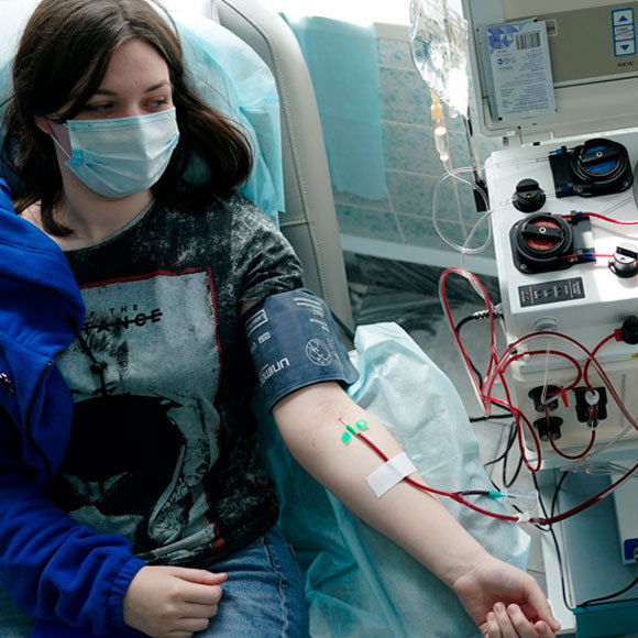 טיפולי הפלזמה, ה-FDA והאישור הפזיז