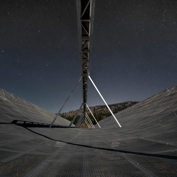 גילוי ראשון: התפרצות גלי רדיו בגלקסיה שלנו