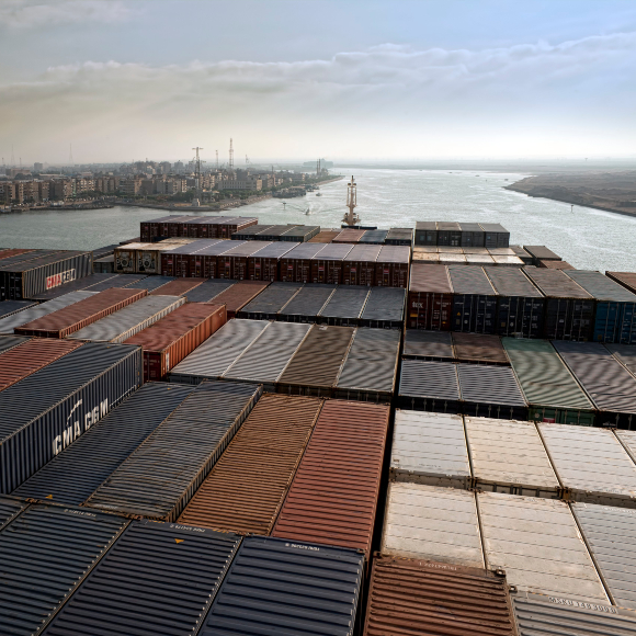 איך הירח חילץ את האנייה?