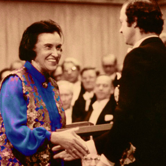 عالِمة الفيزياء الّتي أحدثت ثورة في عالم الطبّ