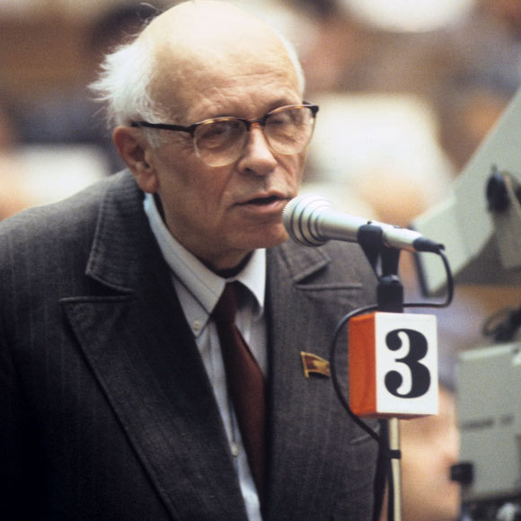 אבי הפצצה שקיבל פרס נובל לשלום