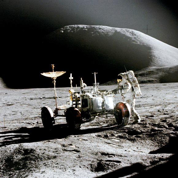 המכונית הראשונה על הירח