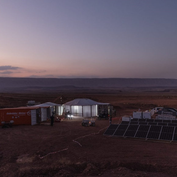 בדרך למאדים עוברים במכתש רמון