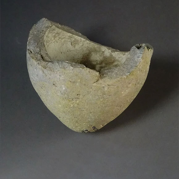 צנצנת אחסון או רימון יד עתיק?