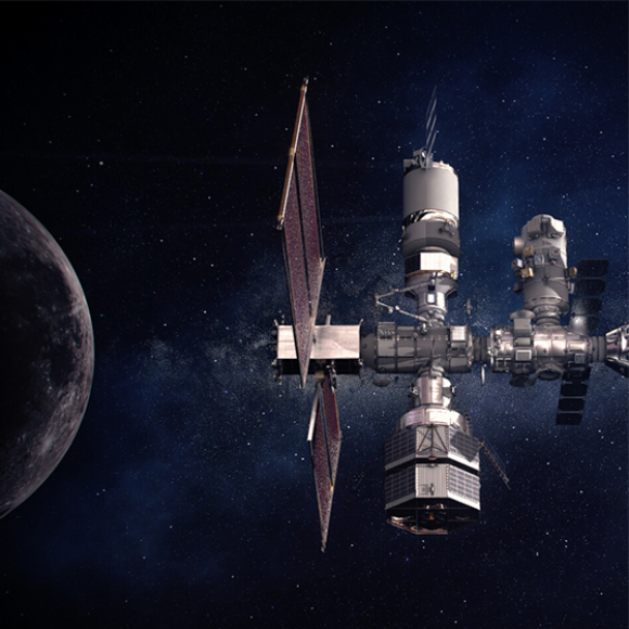 “לא נקים מושבה על הירח”