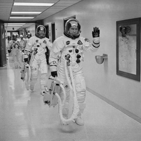 האיש שהביא את האמריקאים לירח